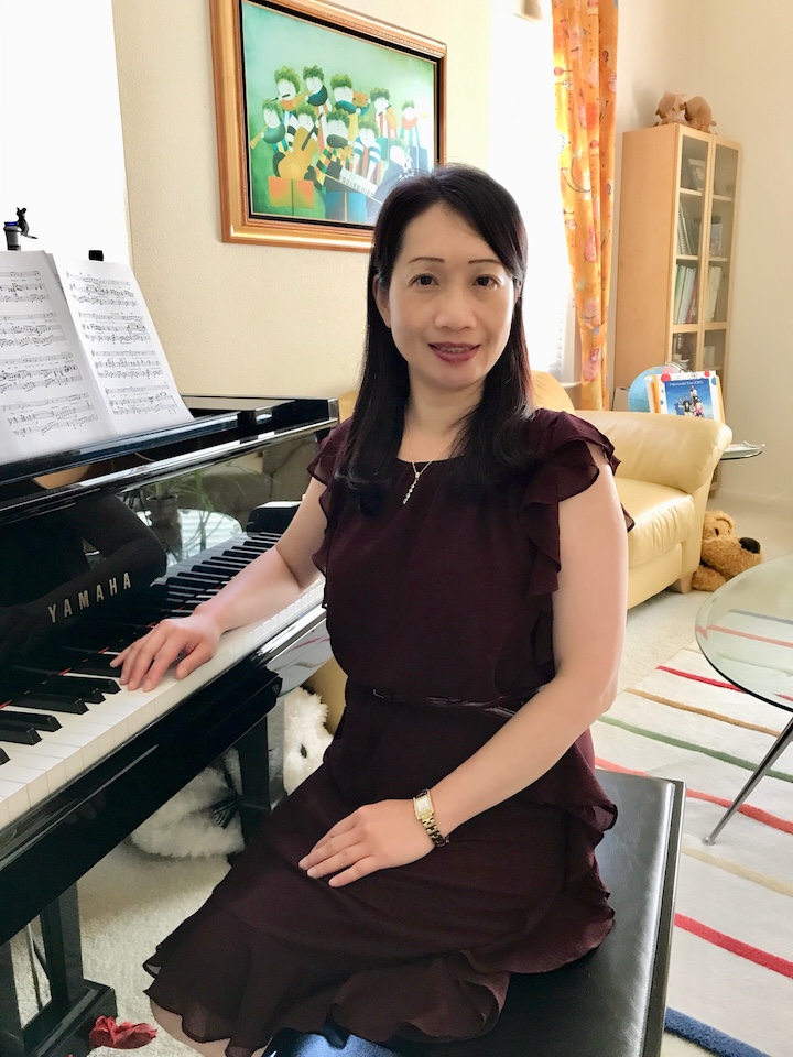 Melody teaches keyboard and piano classes
